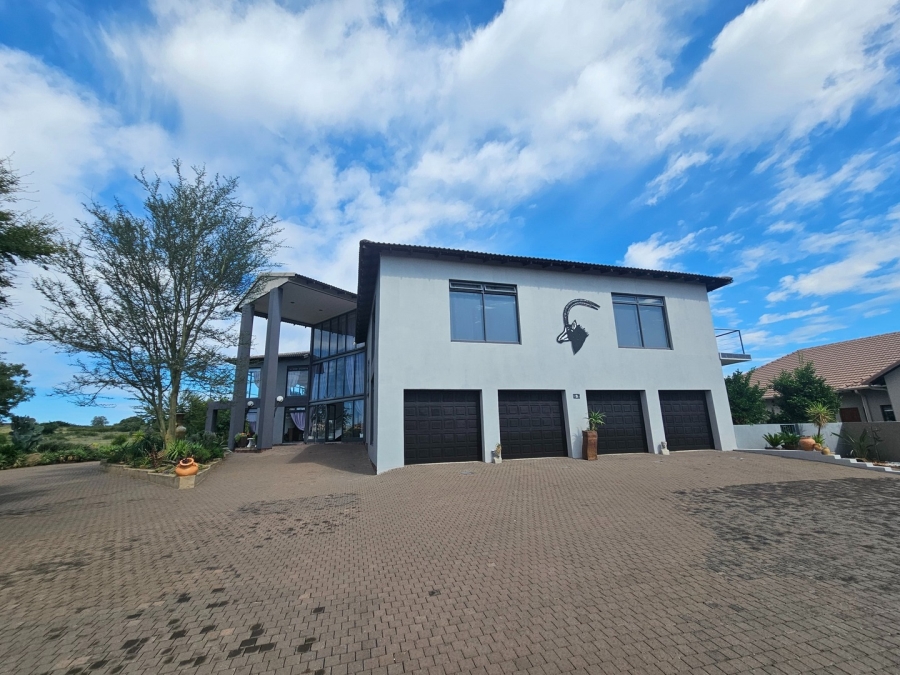 5 Bedroom Property for Sale in Woodland Hills Free State